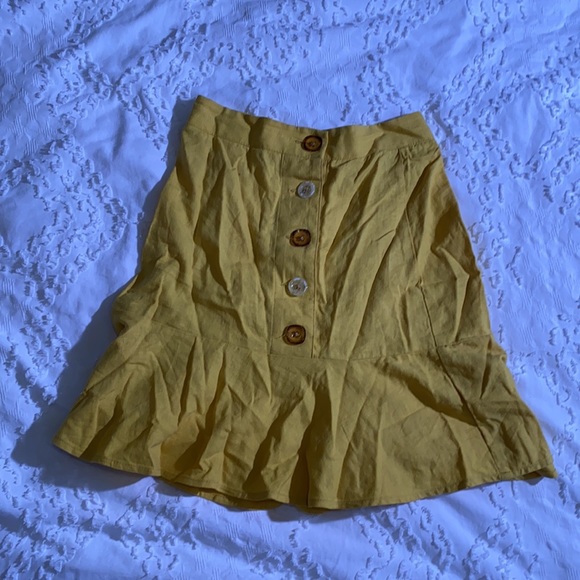 UO Mustard summer top and skirt - Picture 5 of 6